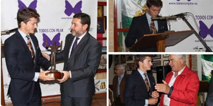 Fotografías del acto de entrega del trofeo 'El Rabo' a Lama de Góngora en El Puerto de Santa María. (FOTO: Eva Morales)