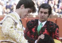 Esaú Fernández y Morante de la Puebla, el día de la alternativa en la Maestranza del torero de Camas.