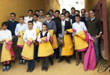 Los alumnos de la Escuela de Tauromaquia de Écija en la clase práctica para celebrar el final del curso 2014.