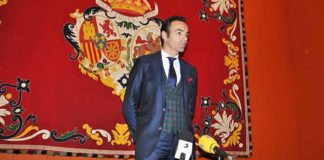 El Cid, antes de comenzar el encuentro con la prensa taurina sevillana.