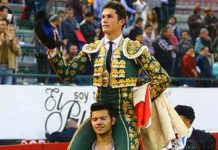 Daniel Luque, en la salida a hombros en Guadalajara (México).