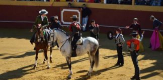 El paseíllo del festival celebrado hoy sábado en Cazalla de la Sierra.