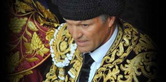 Espartaco, en su retirada de los ruedos el pasado domingo en la Maestranza. (FOTO: Arizmendi)