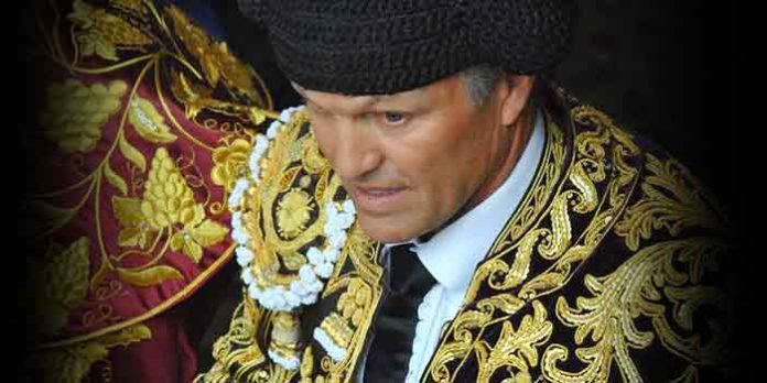 Espartaco, en su retirada de los ruedos el pasado domingo en la Maestranza. (FOTO: Arizmendi)