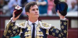 Daniel Luque, con la oreja ganada hoy en la Feria de San Isidro de Madrid. (FOTO: las-ventas.com)