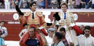 Sebastián Castella y Borja Jiménez, a hombros hoy en Torrejón.