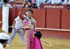 Manuel Escribano, con la oreja ganada hoy en Málaga.