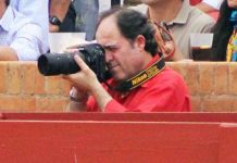 El fotógrafo sevillano Eduardo Porcuna. (FOTO: Javier Martínez)
