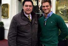 Tomás Campuzano junto a Julio Benítez 'El Cordobés'.