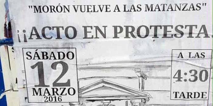 Cartel anunciador de la manifestación antitaurina el mismo día de la corrida de Morón.