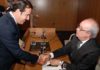 José Luis Benlloch dedica su libro al taurino sevillano Manuel Vázquez. (FOTO: Andrés Alfonso Quiles)