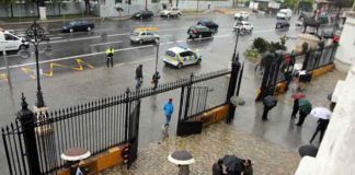 Jornada de lluvia en la Maestranza. (FOTO: Javier Martínez)