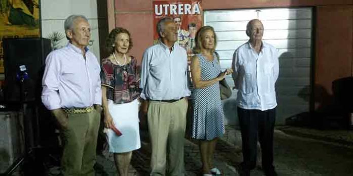 imagen del acto de homenaje a la casa Guardiola en Utrera.