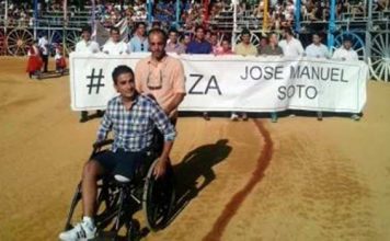 El banderillero José Manuel Soto, en el homenaje del mes pasado en la Feria de su pueblo, La Algaba.