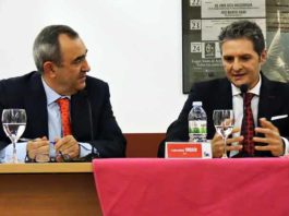 El diestro cordobés Chiquilín, junto al periodista taurino Juan Antonio Jiménez.