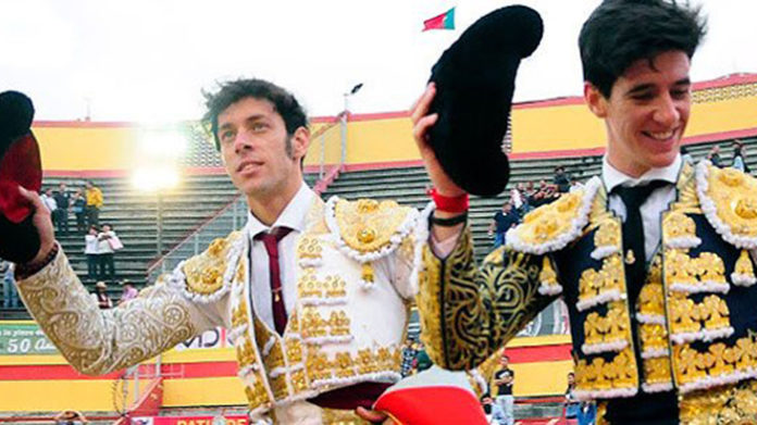 Antonio Nazaré y Esaú Fernández, a hombros en Mérida (Venezuela).
