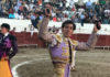 Antonio Nazaré, con las dos orejas de su segundo astado.