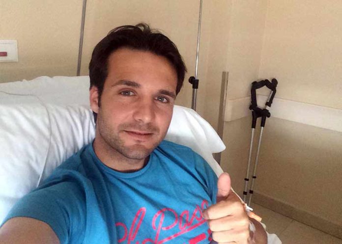 l sevillano Antonio Chacón, recuperándose de la operación en una clínica madrileña.