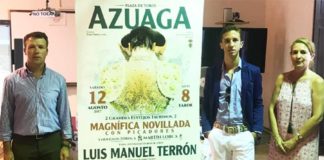El novillero sevillano Juan Pedro 'Calerito' asistió en Azuaga a la presentación del cartel de su debut con picadores.