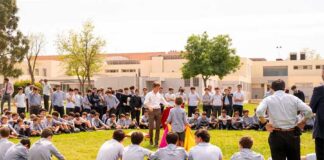 Borja Jiménez acerca el toreo a más de 500 niños sevillanos