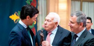 Pablo Aguado recibe el galardón ‘Curro Romero’