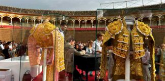 Juan Ortega presenta en la Maestranza sus vestidos