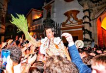 Sevilla procesiona a Morante por sus calles